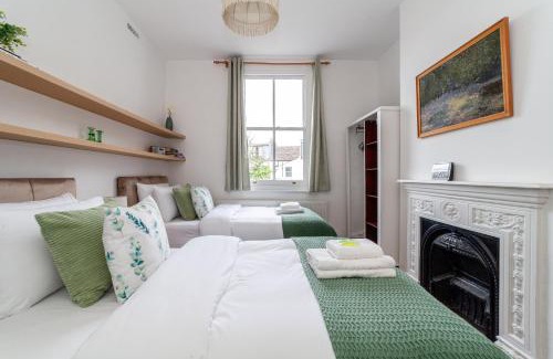 Lee Green Apartment | Charming Terraced 3BR House, 5 min Hither Green St