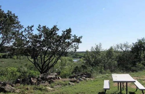 Mason Cabin | Charming Tiny House Rental in Texas Wine Country