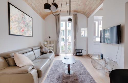 Prati Apartment | Charming Vatican Apartment with Balcony 6B