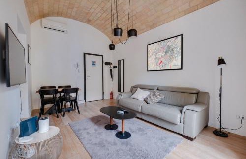 Prati Apartment | Charming Vatican Apartment with Balcony 6B