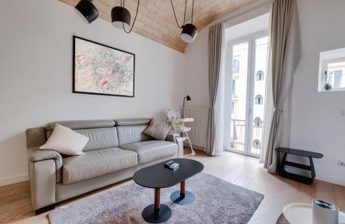 Prati Apartment | Charming Vatican Apartment with Balcony 6B