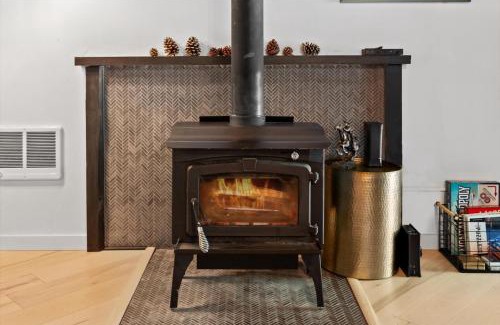 Whitefish Apartment | Charming Whitefish Condo 5 min from slopes!