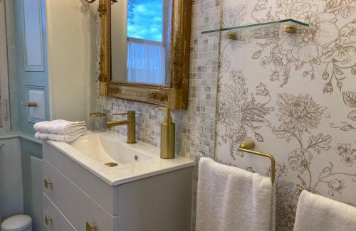 Saint-Baudel Bed & Breakfast | Chateau de Colombe