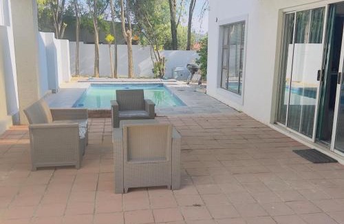 Douglasdale House | Cheerful 3-bed home with power backup