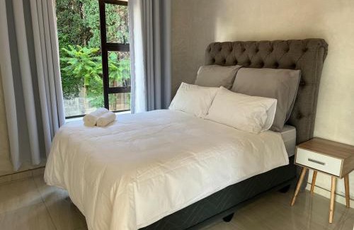 Douglasdale House | Cheerful 3-bed home with power backup