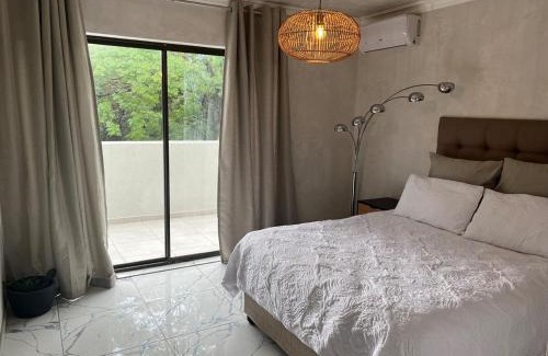 Douglasdale House | Cheerful 3-bed home with power backup