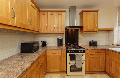 South Shore Apartment | Cherry Property - Passionfruit Suite