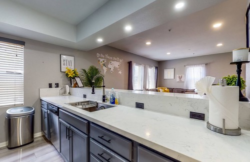 Los Angeles House | Chic 3-tier escape with patio in gated community - near LAX, SoFi Stadium, DTLA