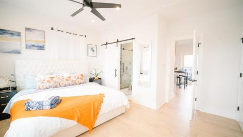 Park View Villa | Chic 4BR DC Retreat -Rooftop & Free Parking!
