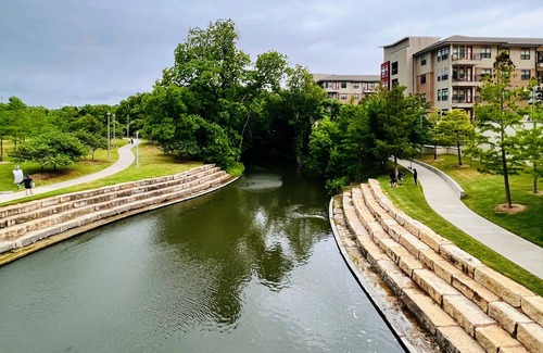 Farmers Branch Apartment | Chic and Capacious 1-Bedroom Apartment