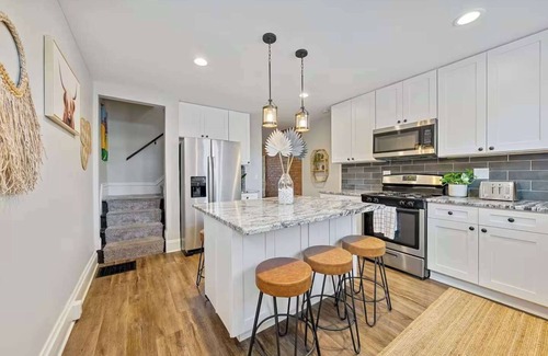 Downtown Columbus House | Chic Columbus Retreat with Reserved Parking