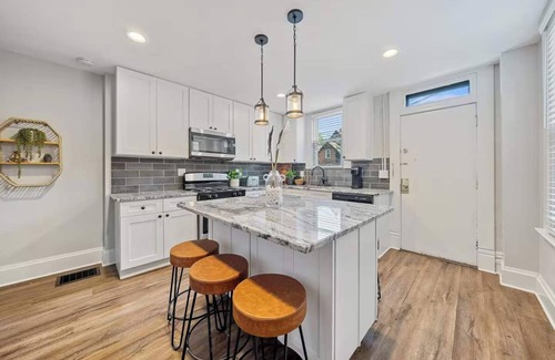 Downtown Columbus House | Chic Columbus Retreat with Reserved Parking