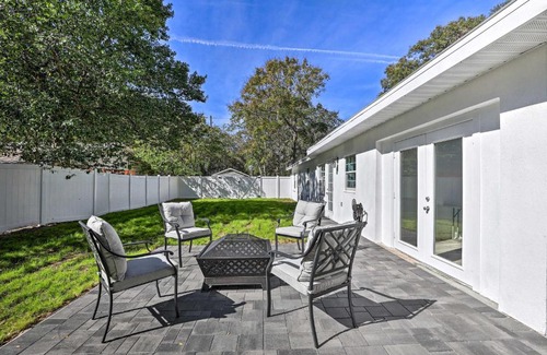 Mount Dora House | Chic Home with Fire Pit and Patio, Walk to Lake!