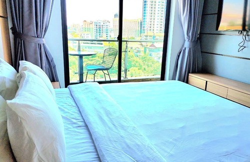 Daun Penh Hotel | CHICHILL Hotel Riverside