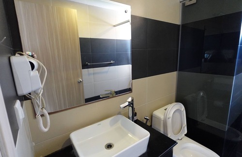 Daun Penh Hotel | CHICHILL Hotel Riverside