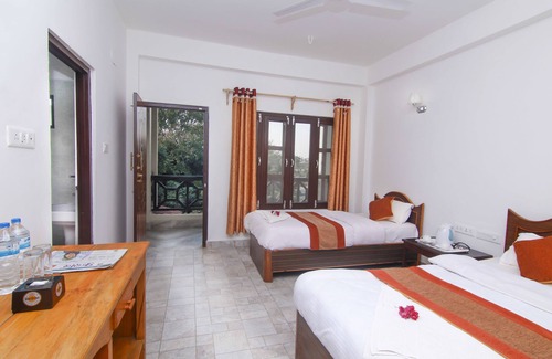 Sauraha Hotel | Chitwan Park Village