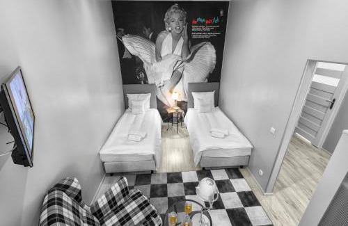Srodmiescie Apartment | Cinema Rooms - Piotrkowska