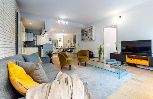 Suresnes Apartment | Citadin Cosy Nest Paris Area
