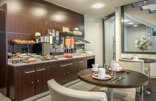 Quartier Saint-Ambroise Apartment | Citadines République Paris