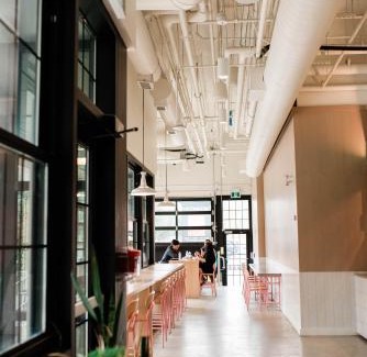 Beltline Apartment | City Views Walk to Calgary Tower and Stampede
