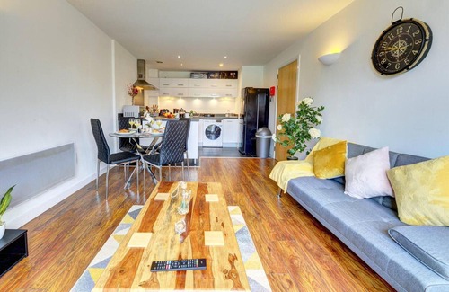 Northampton Apartment | Citycentre - 2Br - Free Parking - Wifi - 2baths