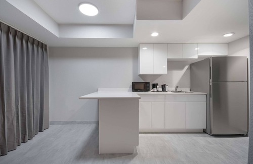 Wheatland Hotel | Clarion Pointe OKC Airport