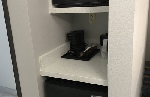 Wheatland Hotel | Clarion Pointe OKC Airport