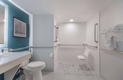 Wheatland Hotel | Clarion Pointe OKC Airport