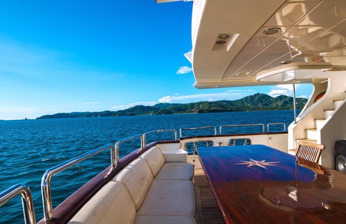Playa Flamingo Boat Rental | Coastal Elegance: Luxury Yacht in Playa Flamingo