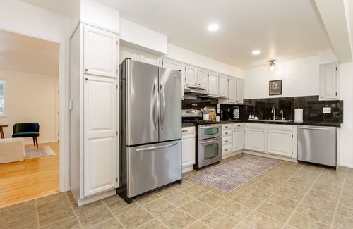 Fire Mountain House | Coastal Oceanside Family Getaway