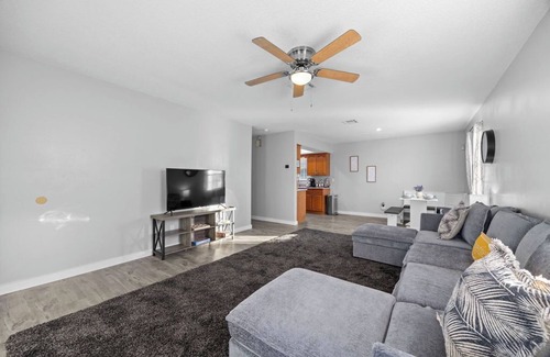 Cocoa House | Cocoa pool+jacuzzi house! Firepit! Near Cape Canaveral+USSA fields!Dogs welcome