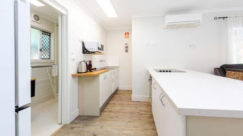 Scarness Apartment | Coconut Palms Spacious 1 Bedroom Apartment
