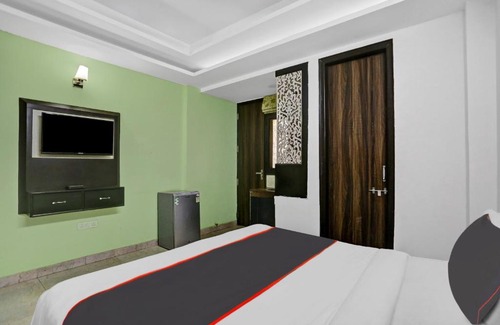 DLF City Hotel | Collection O Birdhouse Residency Near Aravali Biodiversity Park