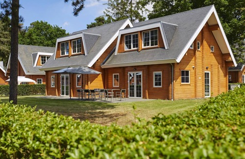 Zutendaal House | Comfort 12-person bungalow in the holiday park Landal Mooi Zutendaal