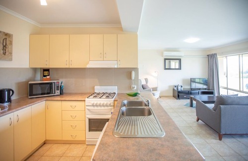 Waterhouse Apartment | Comfort Inn Robe