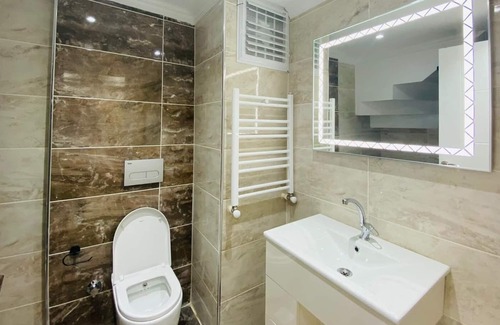 Yalova Apartment | Comfortable and spacious suites are 5 minutes from the sea