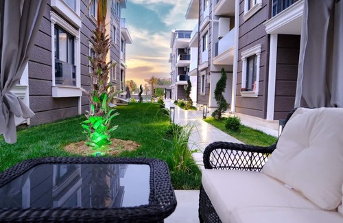 Yalova Apartment | Comfortable and spacious suites are 5 minutes from the sea