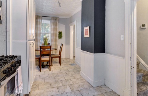 South Side Slopes House | Comfortable, Boho House on Quiet, Dead-end st Close to Southside and Downtown