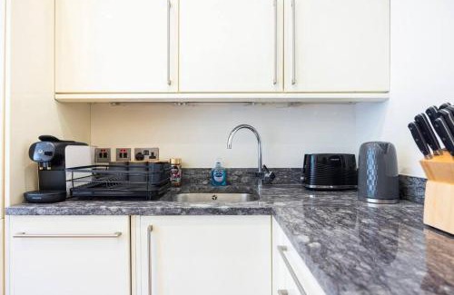 Islington Apartment | Comfy 2-Bed Flat On Upper St - Next To Tube