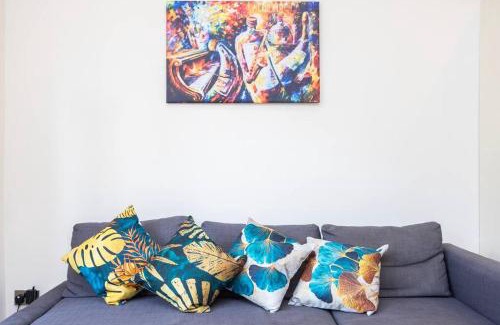 Islington Apartment | Comfy 2-Bed Flat On Upper St - Next To Tube