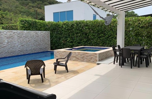 Apulo House | Condo Apulo - Hermosa casa - Jacuzzi y Piscina privados - WiFi