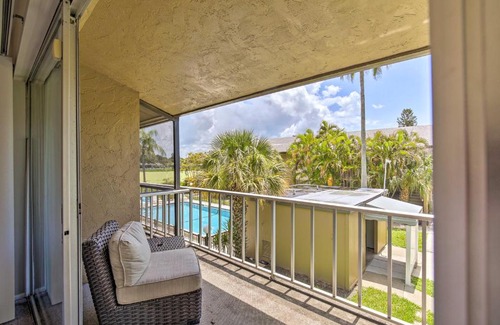 Gulf Gate Estates Apartment | Condo with Pool Access Less Than 4 Miles to Siesta Key Beach