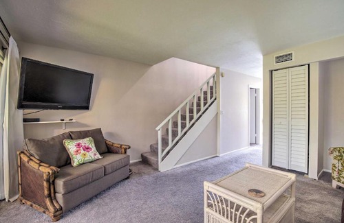 Gulf Gate Estates Apartment | Condo with Pool Access Less Than 4 Miles to Siesta Key Beach