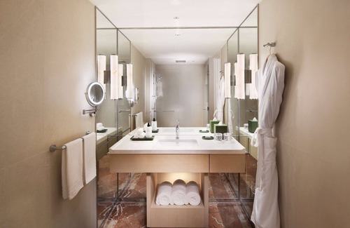 Orchard Hotel | Conrad Singapore Orchard