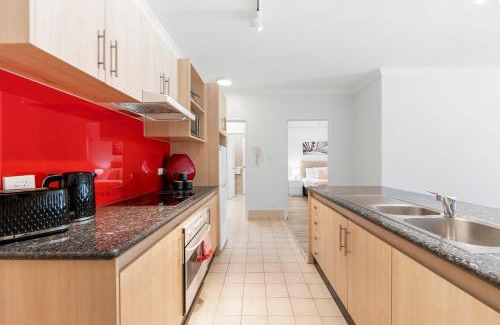 East Perth Apartment | Convenient East Perth Stay with Free Parking