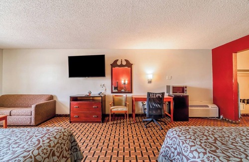 Vernon Hotel | Convenient Pet-Friendly Stay Near Red River – Scenic Drives & Local Exploring