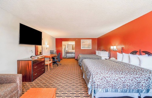 Vernon Hotel | Convenient Pet-Friendly Stay Near Red River – Scenic Drives & Local Exploring