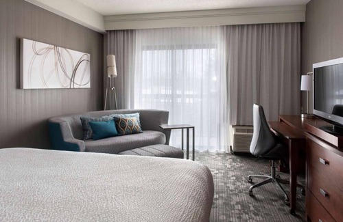 Milford Hotel | Cool and Relaxing Stay in a Pet-Friendly Unit, Near Calzone Park!