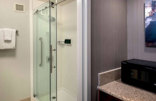 Milford Hotel | Cool and Relaxing Stay in a Pet-Friendly Unit, Near Calzone Park!