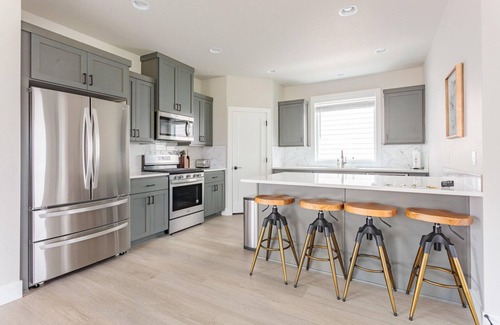 Hillsboro House | Cool Hillsboro 4BR, by Blueground